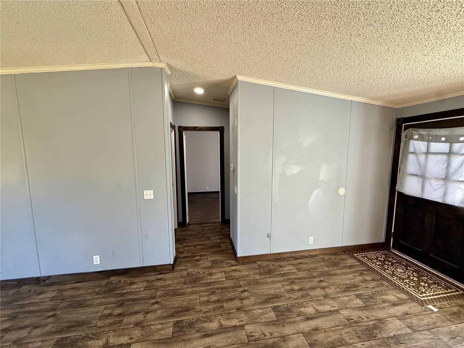 Listing photo id 14 for 15275 238th Street