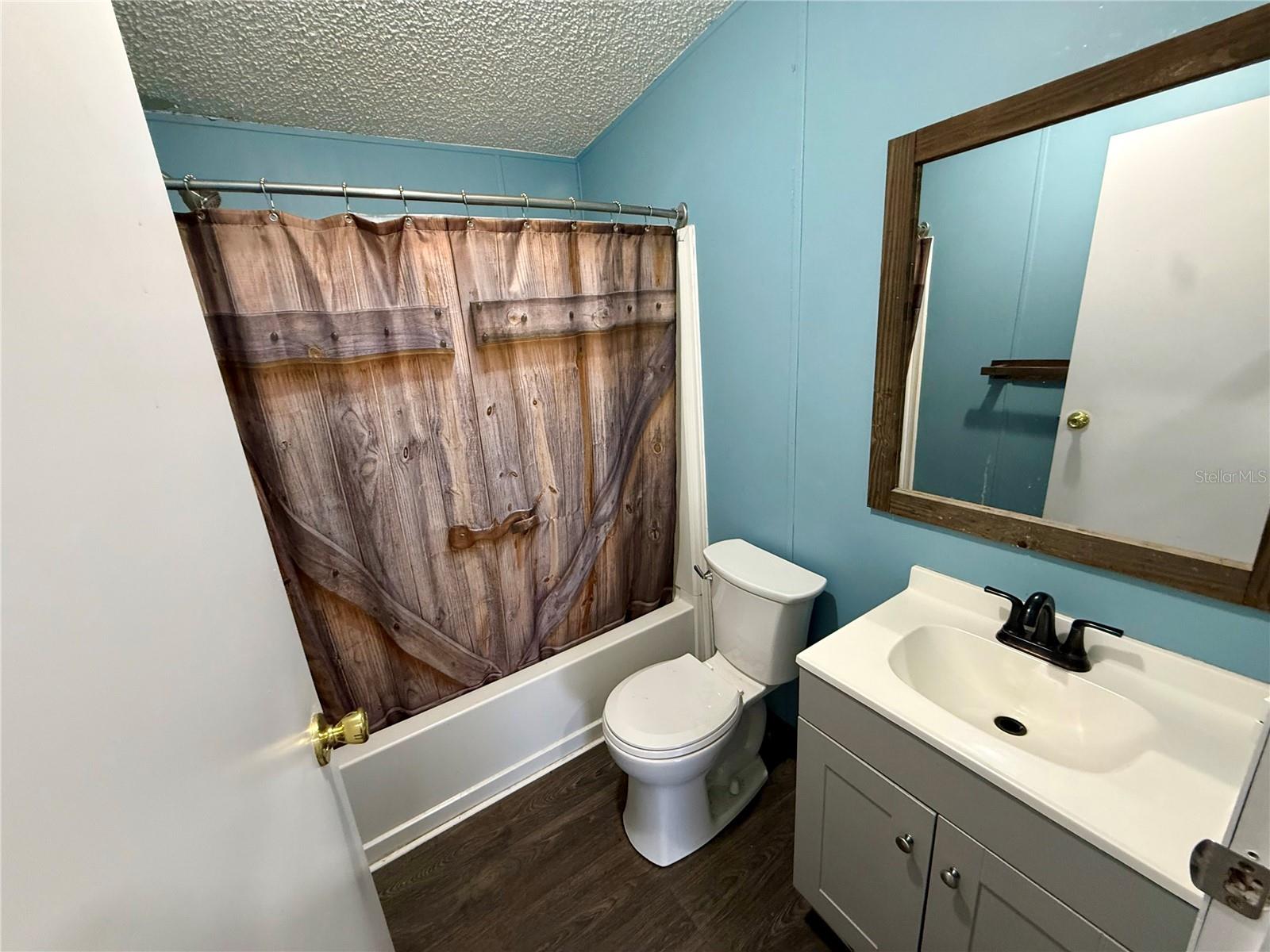 Listing photo id 15 for 15275 238th Street