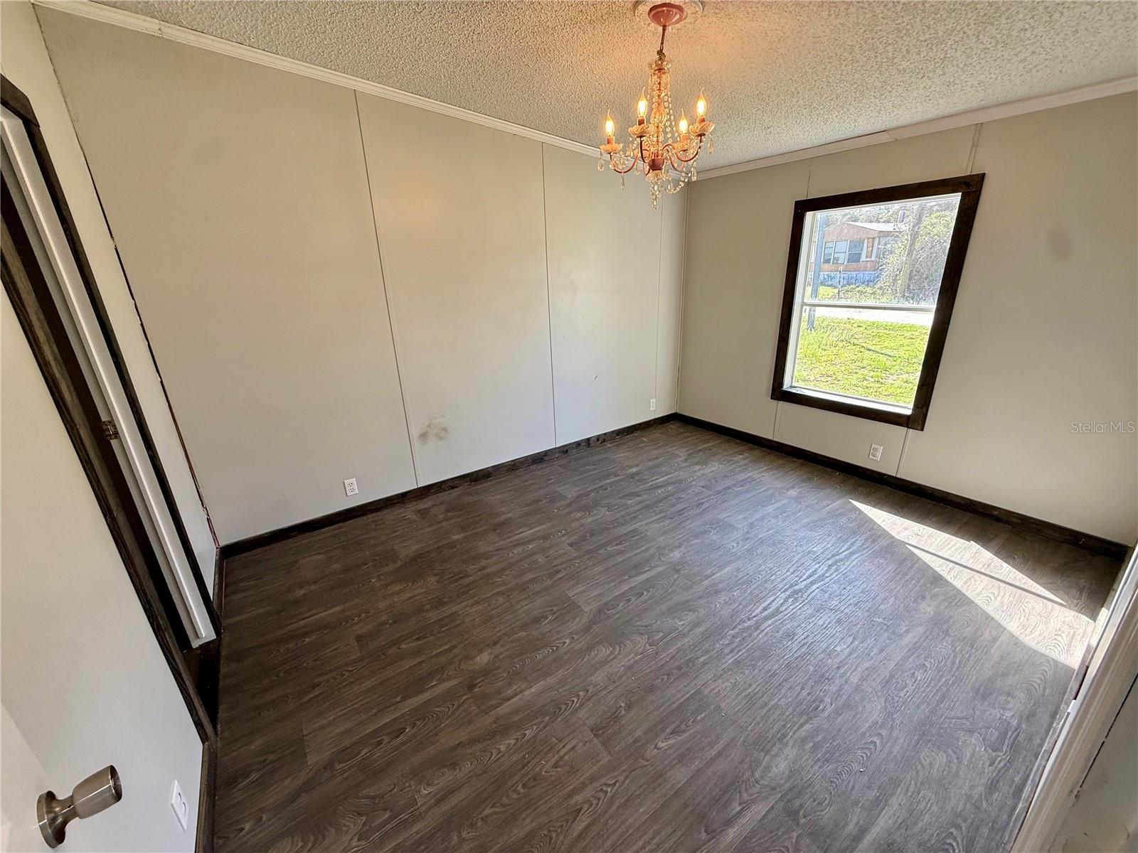 Listing photo id 16 for 15275 238th Street