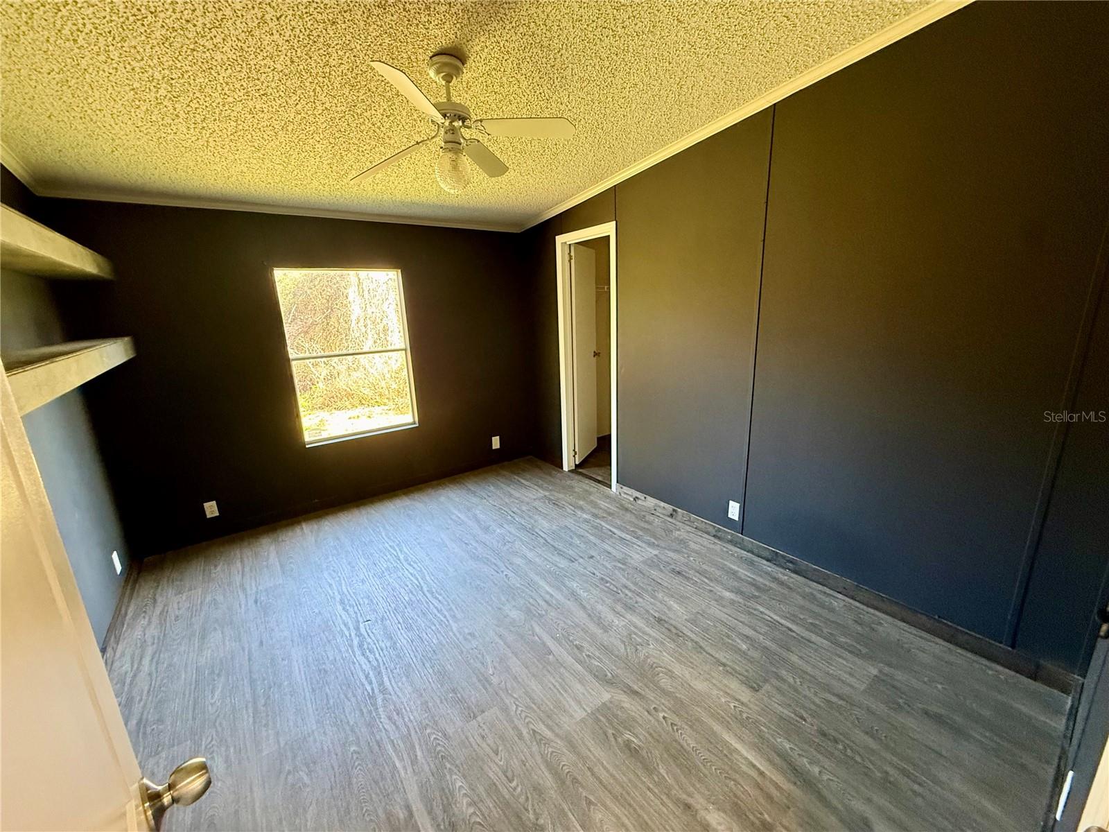 Listing photo id 18 for 15275 238th Street