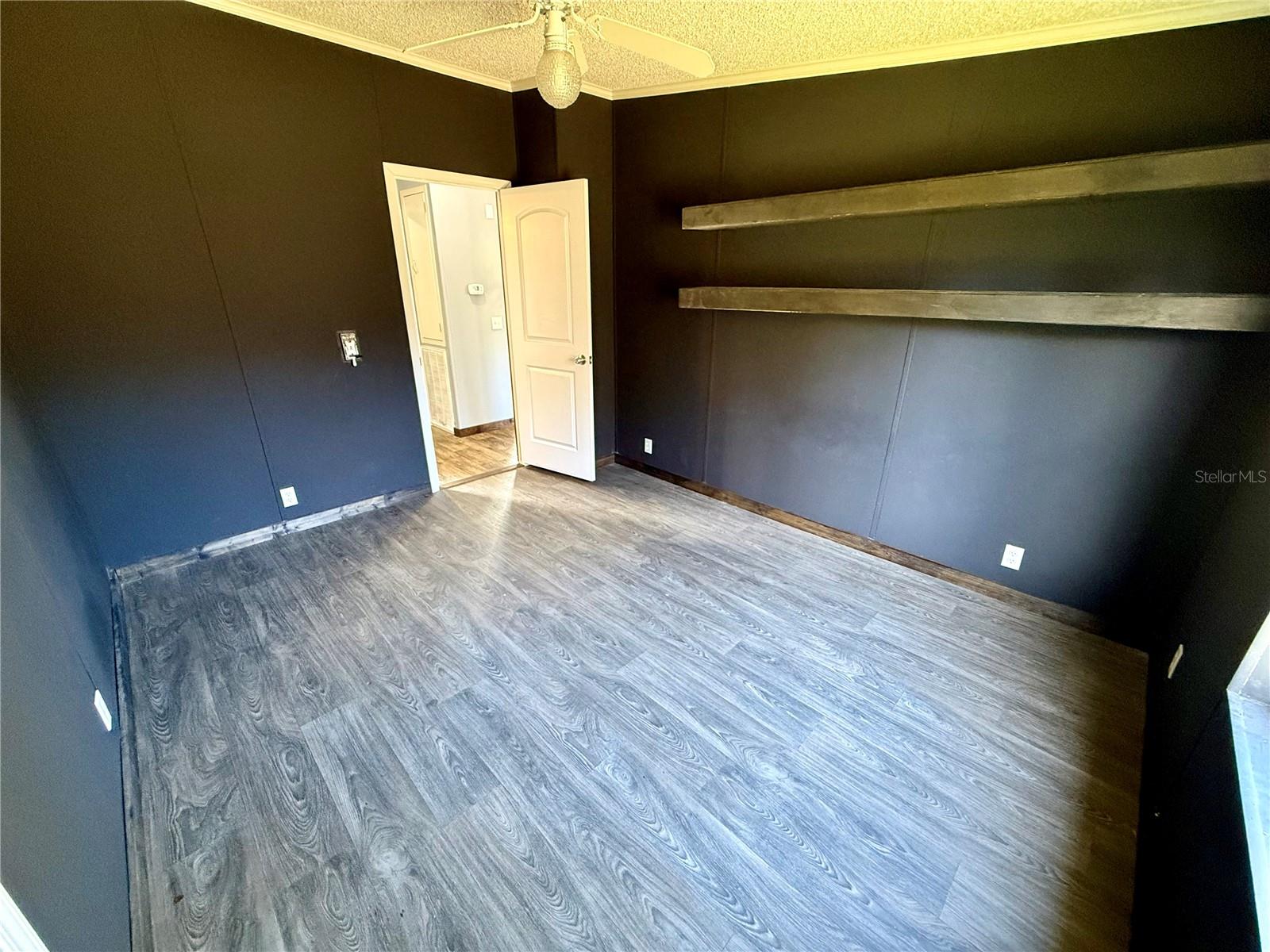 Listing photo id 19 for 15275 238th Street