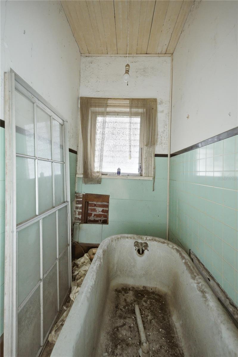 Image 30 of 66 For 120 Main Street