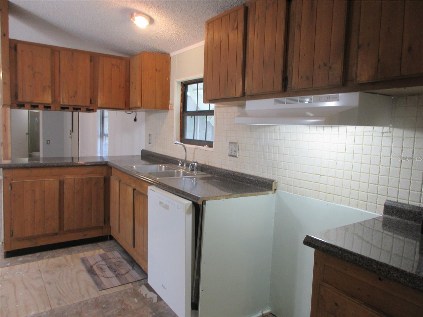 Image 13 of 82 For 18640 22nd Lane