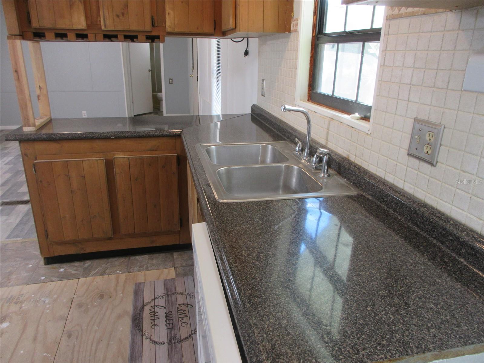 Image 17 of 82 For 18640 22nd Lane