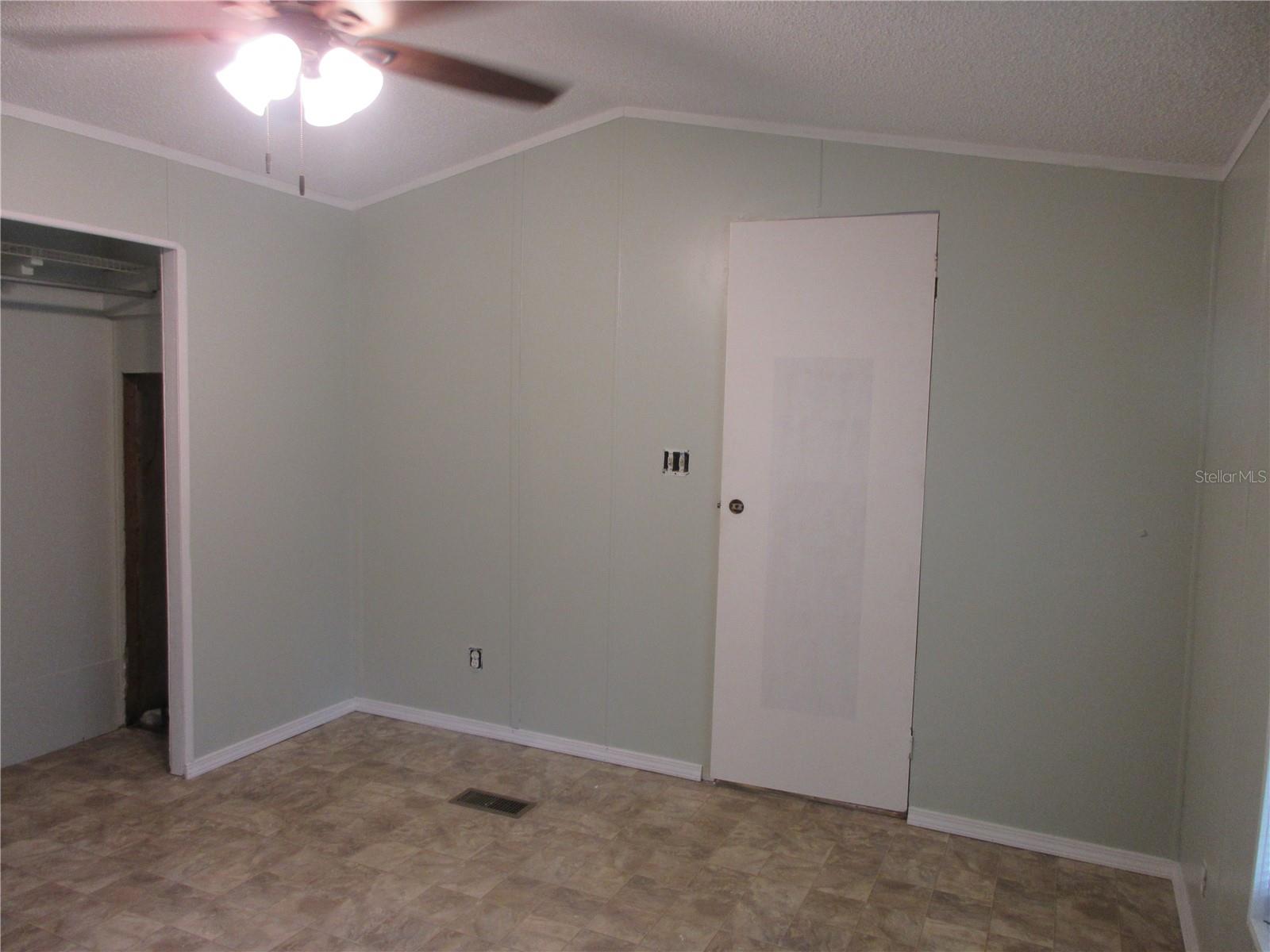 Image 25 of 82 For 18640 22nd Lane