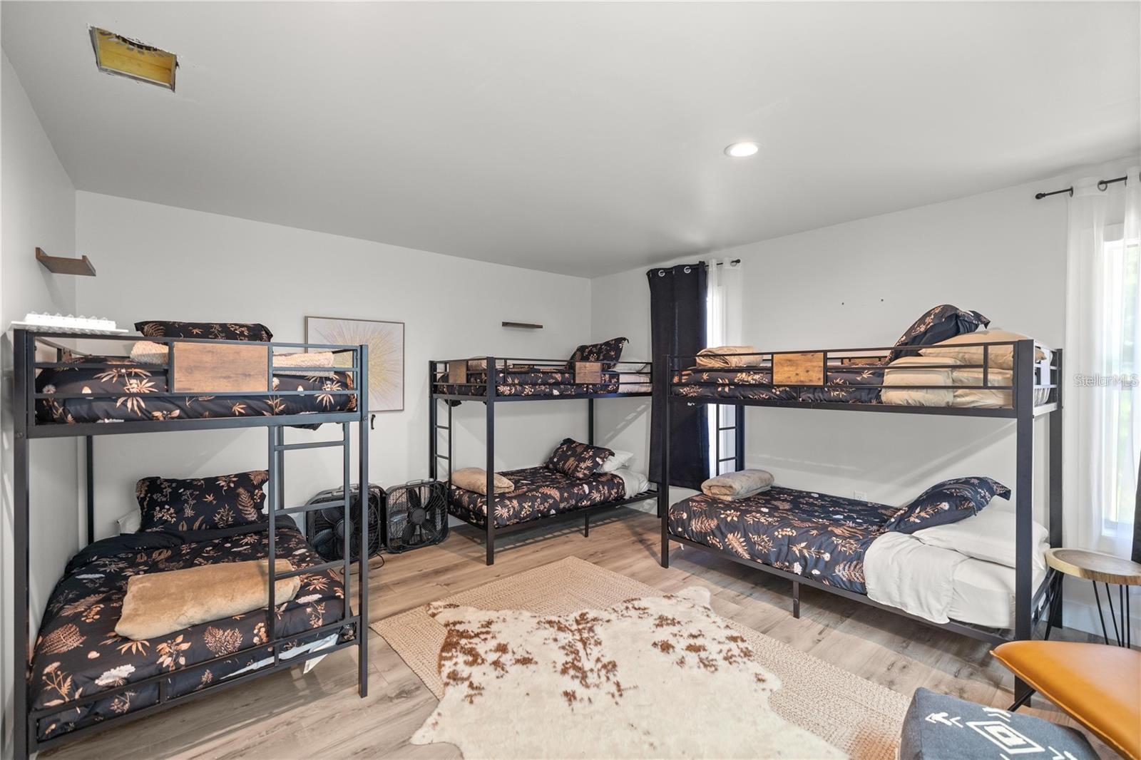 Image 14 of 62 For 10380 21st Street