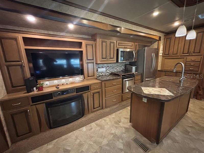 Image 18 of 59 For 14432 252nd Court Road Ne 140