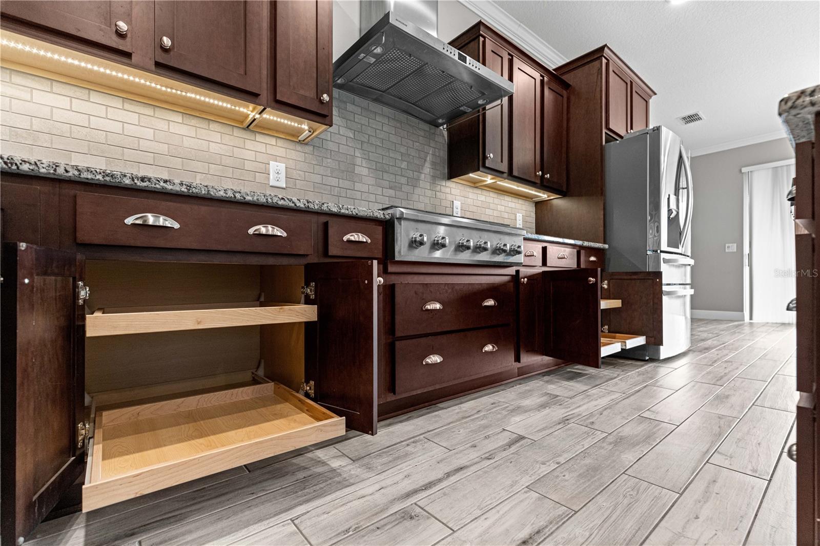 Image 14 of 55 For 8882 85th Loop