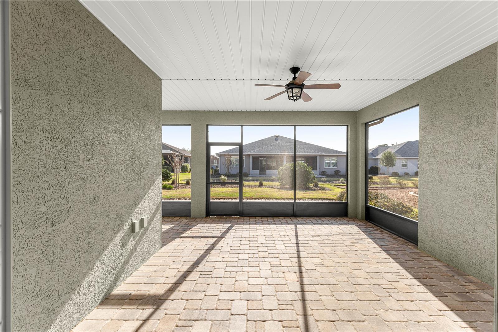 Image 19 of 55 For 8882 85th Loop