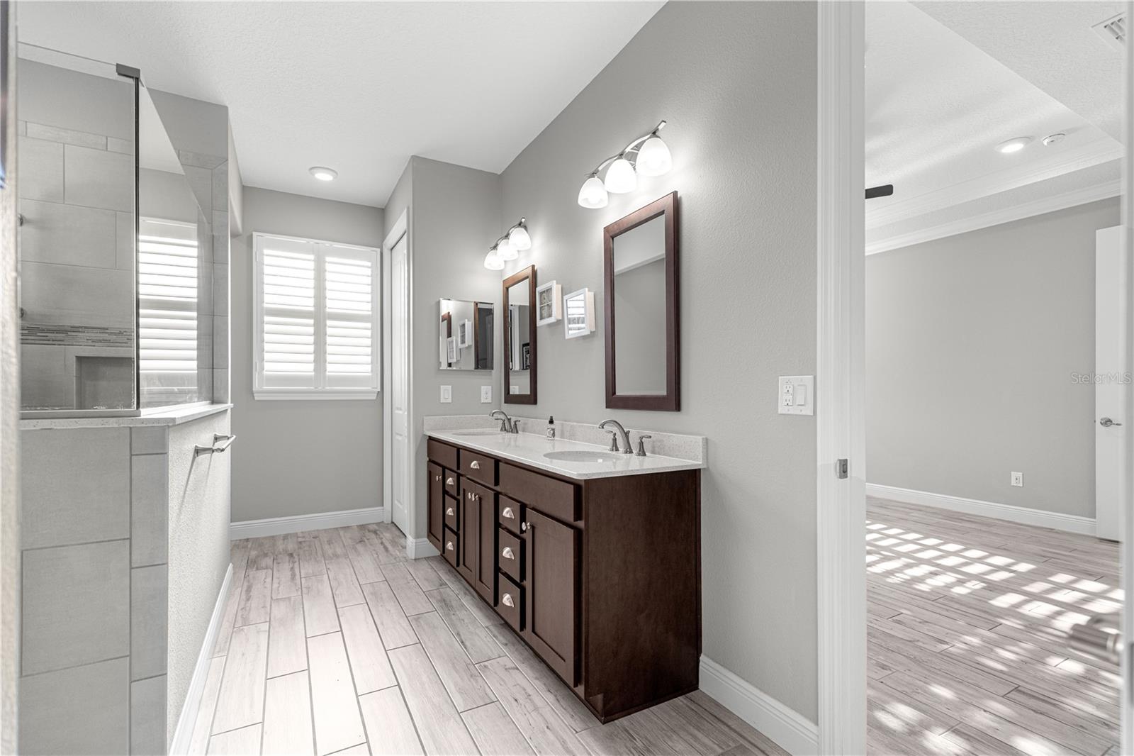 Image 27 of 55 For 8882 85th Loop