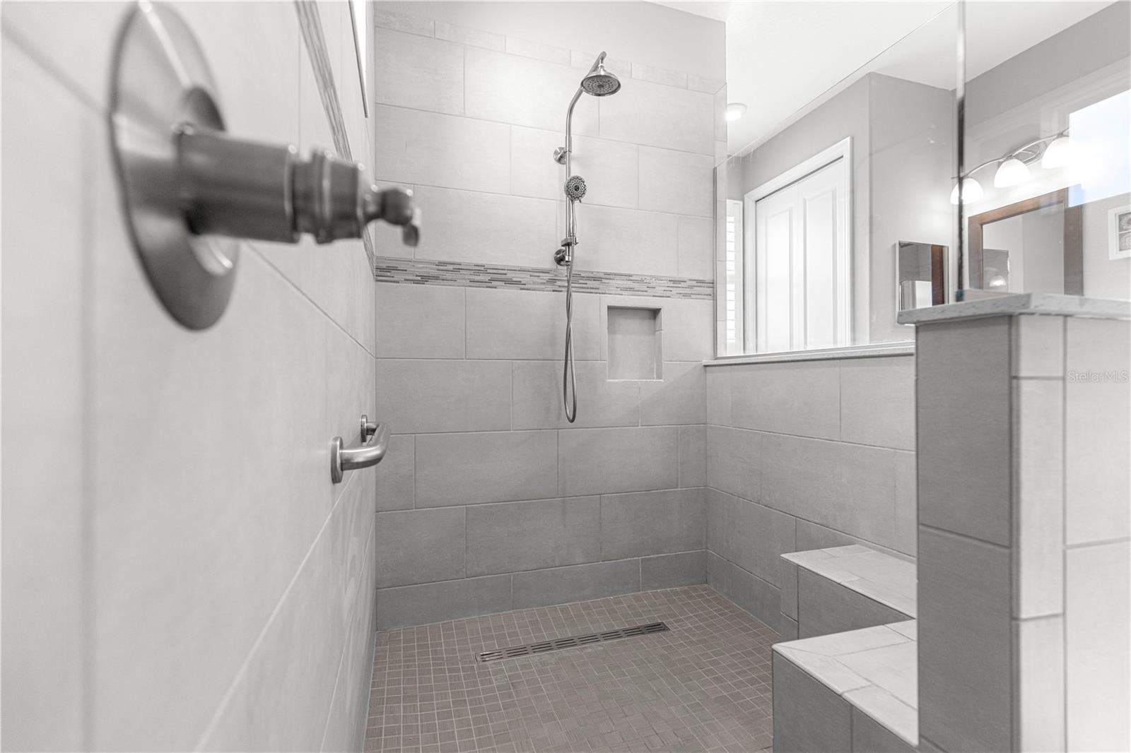 Image 29 of 55 For 8882 85th Loop