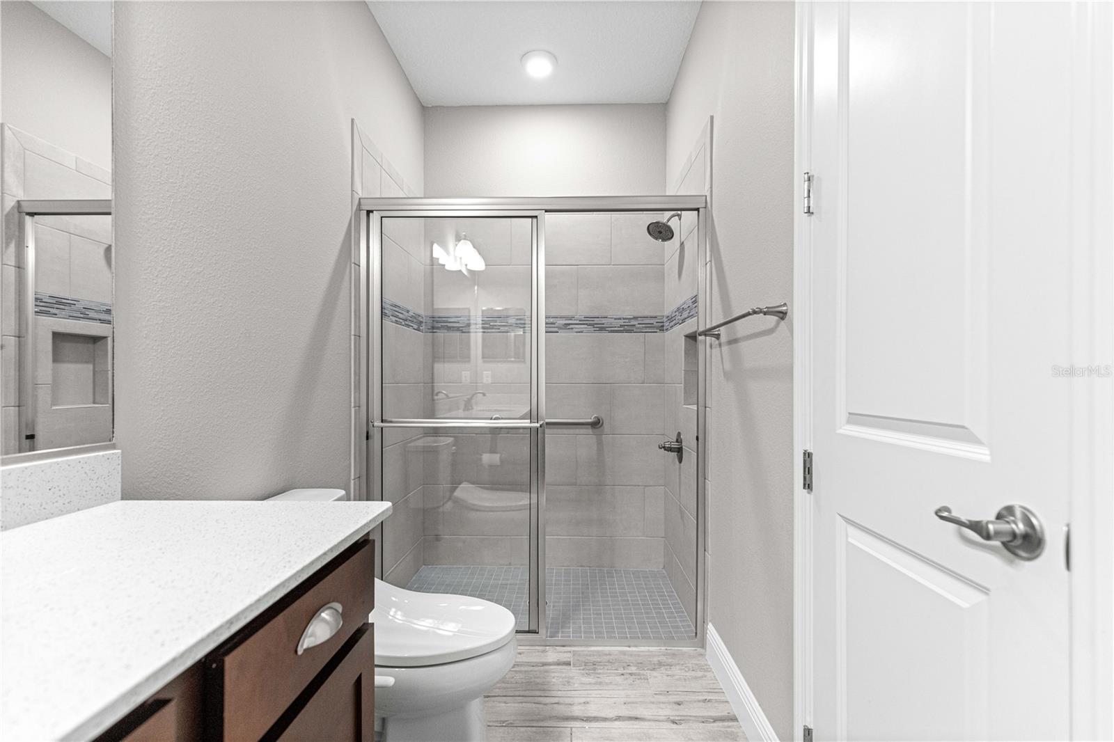 Image 39 of 55 For 8882 85th Loop