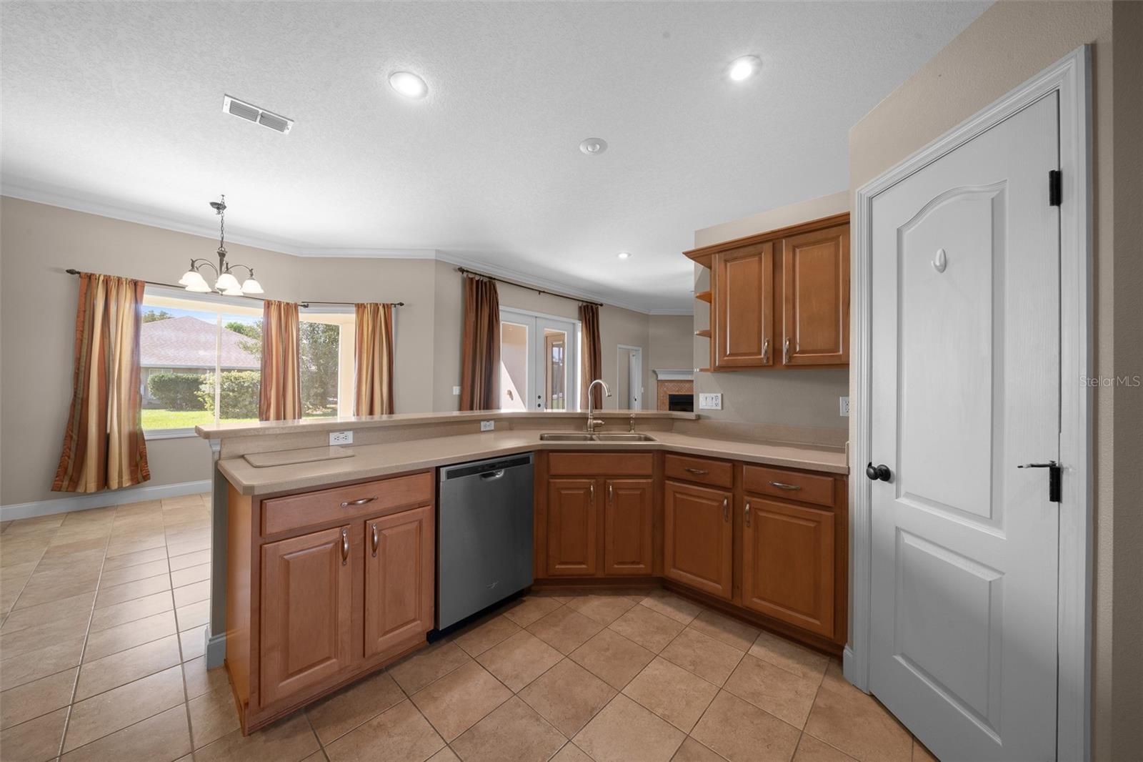 Image 41 of 83 For 5073 39th Loop