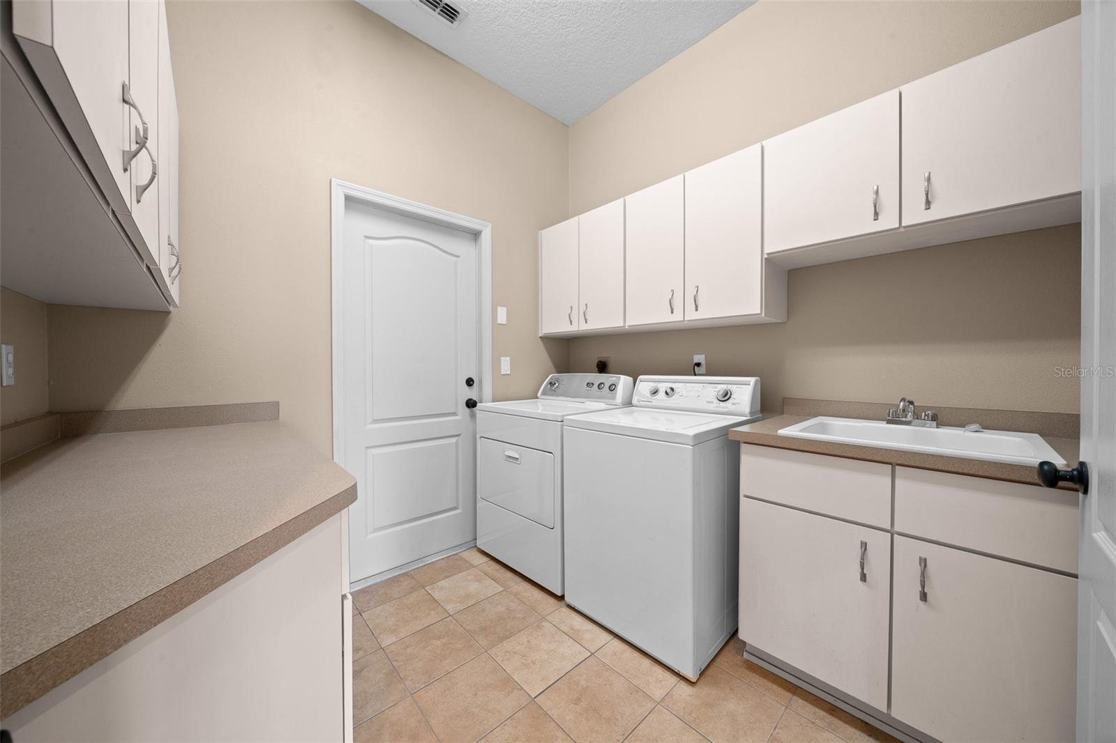 Image 44 of 83 For 5073 39th Loop