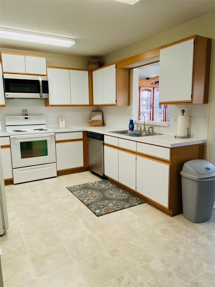 Image 6 of 22 For 9520 84th Terrace C