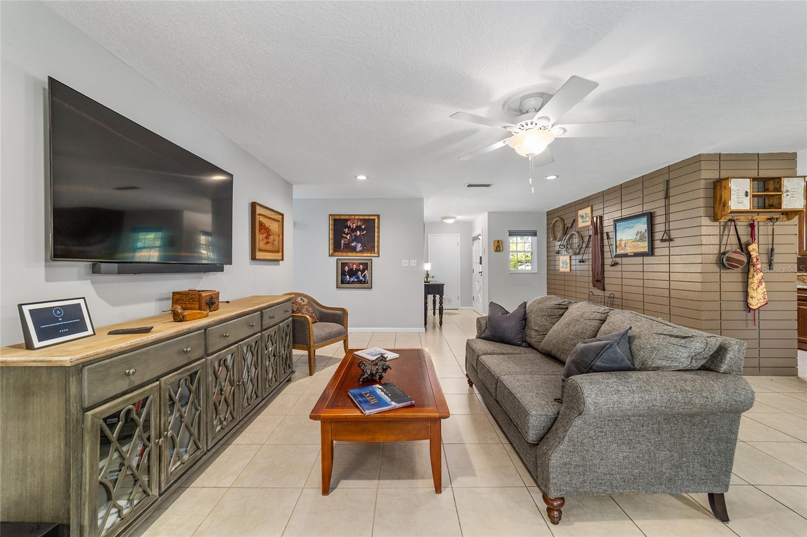 Image 17 of 63 For 1111 14th Avenue