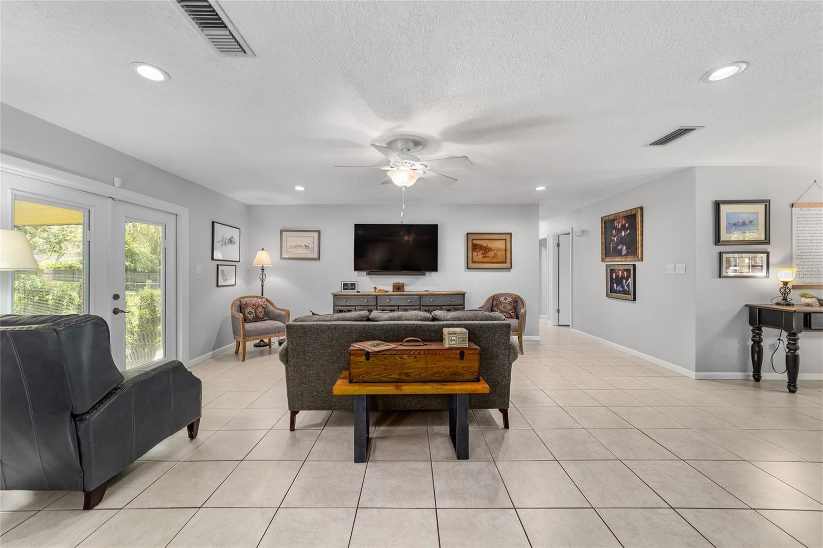 Image 18 of 63 For 1111 14th Avenue