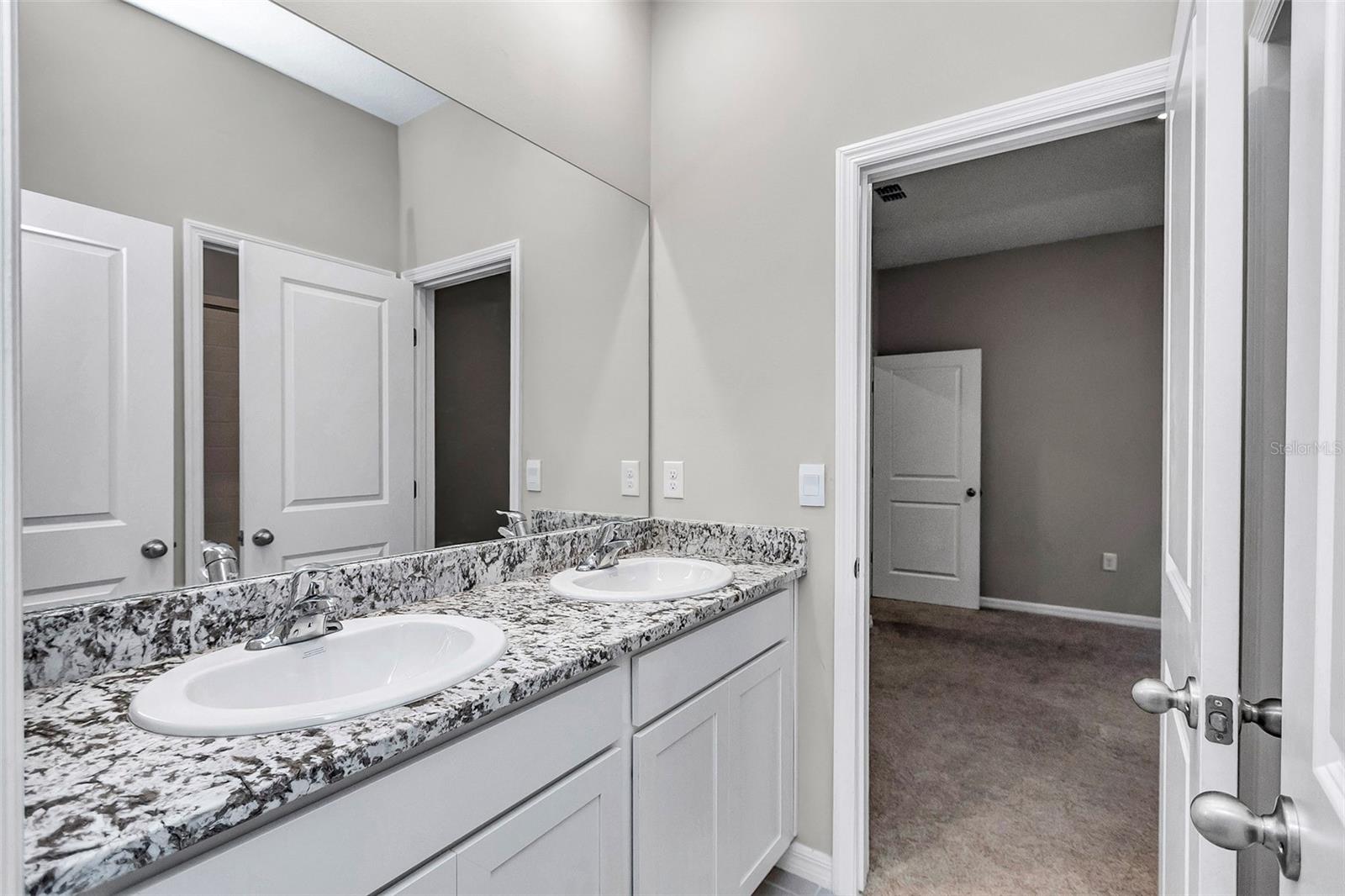 Image 14 of 20 For 4970 39th Loop