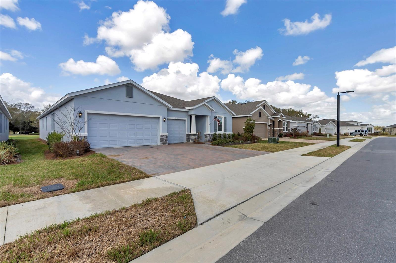 Image 3 of 20 For 4970 39th Loop