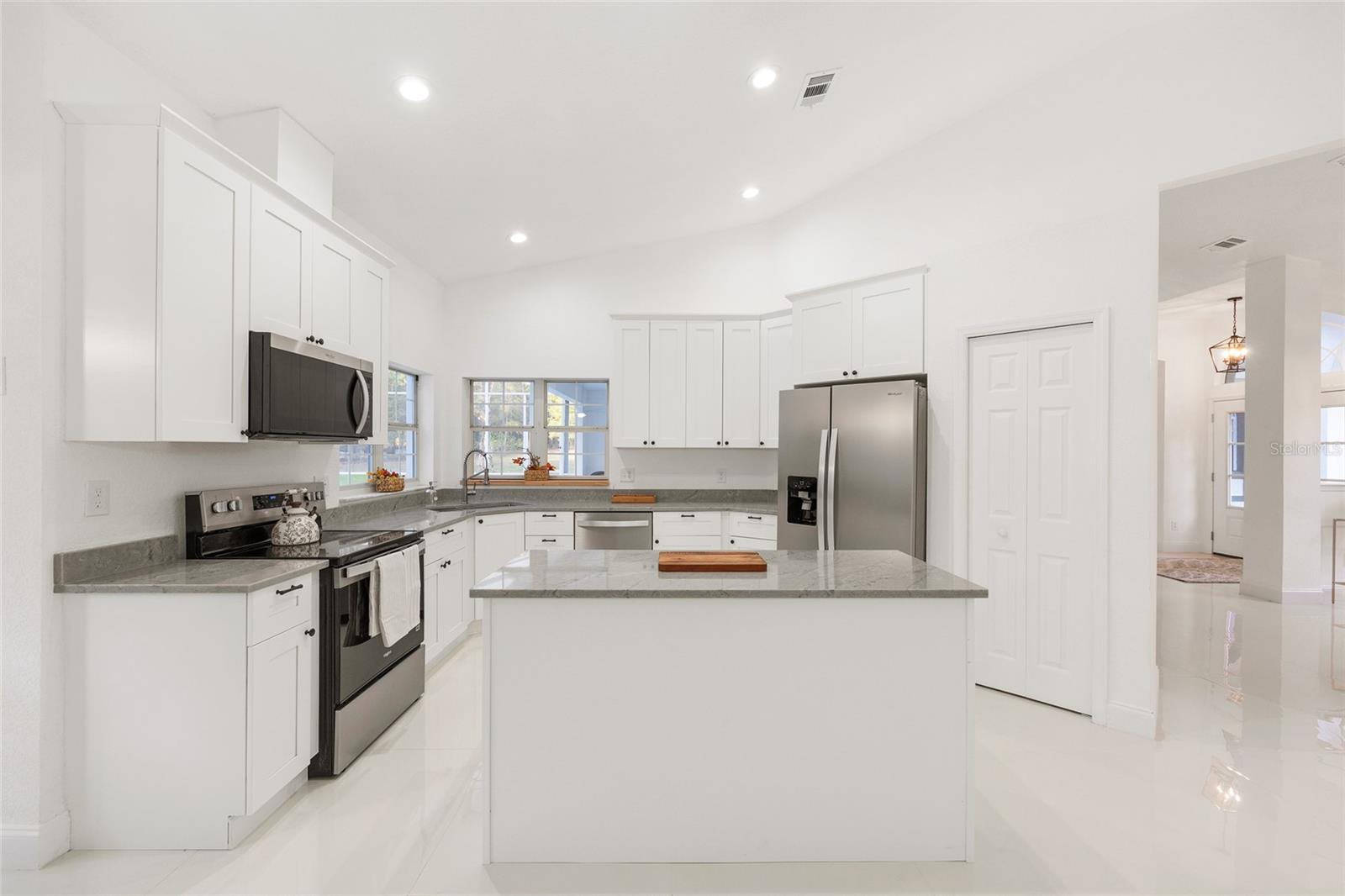 Image 21 of 47 For 10043 202nd Circle