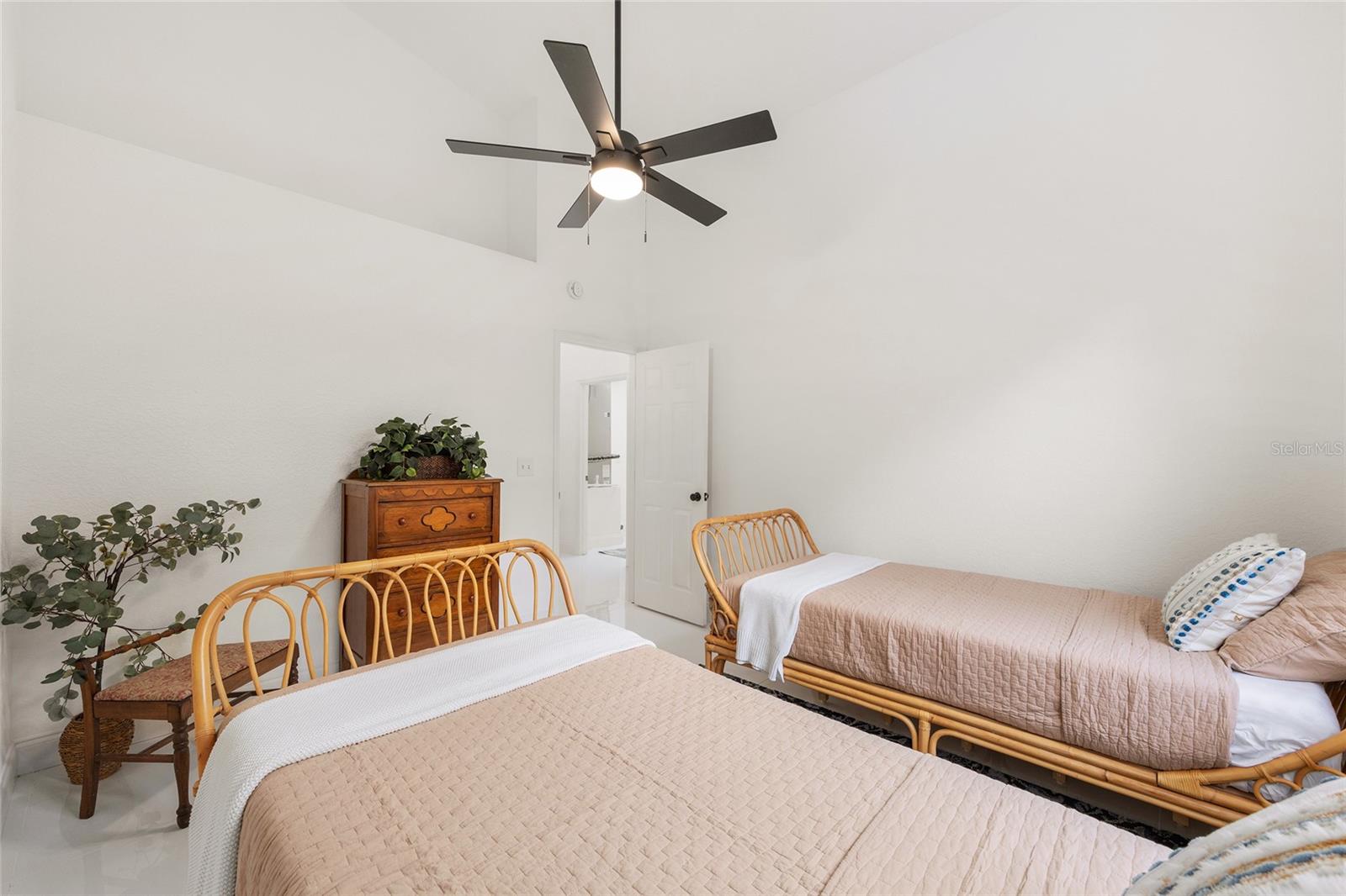 Image 35 of 47 For 10043 202nd Circle