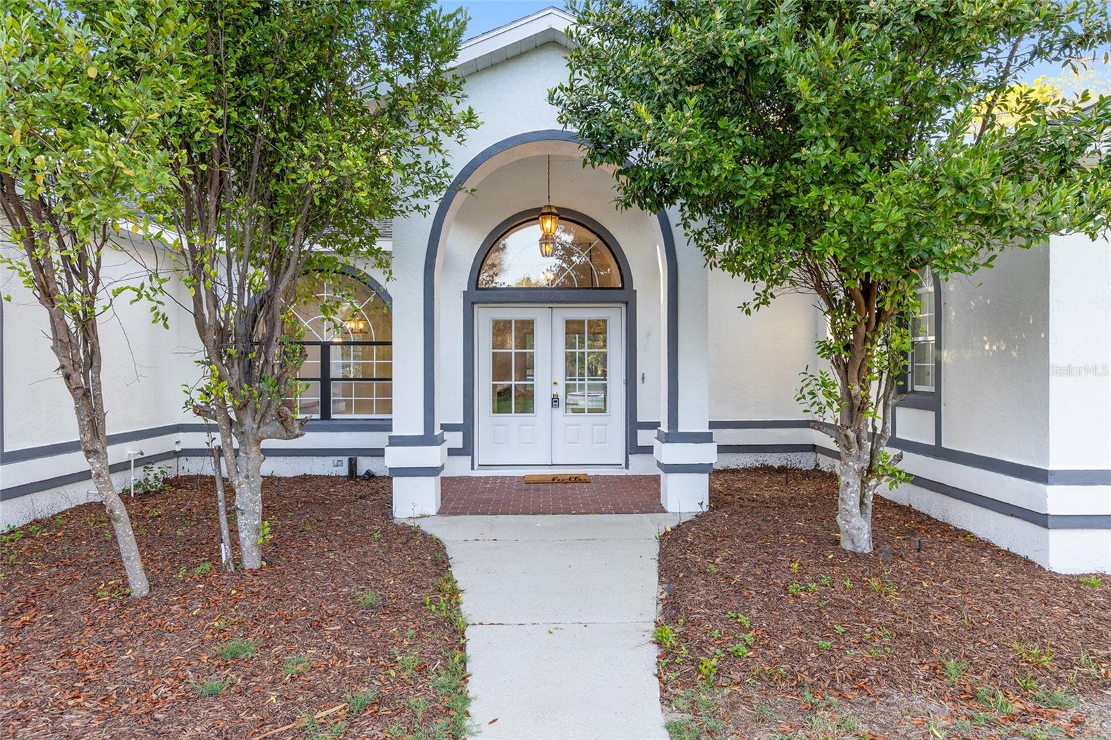 Image 4 of 47 For 10043 202nd Circle