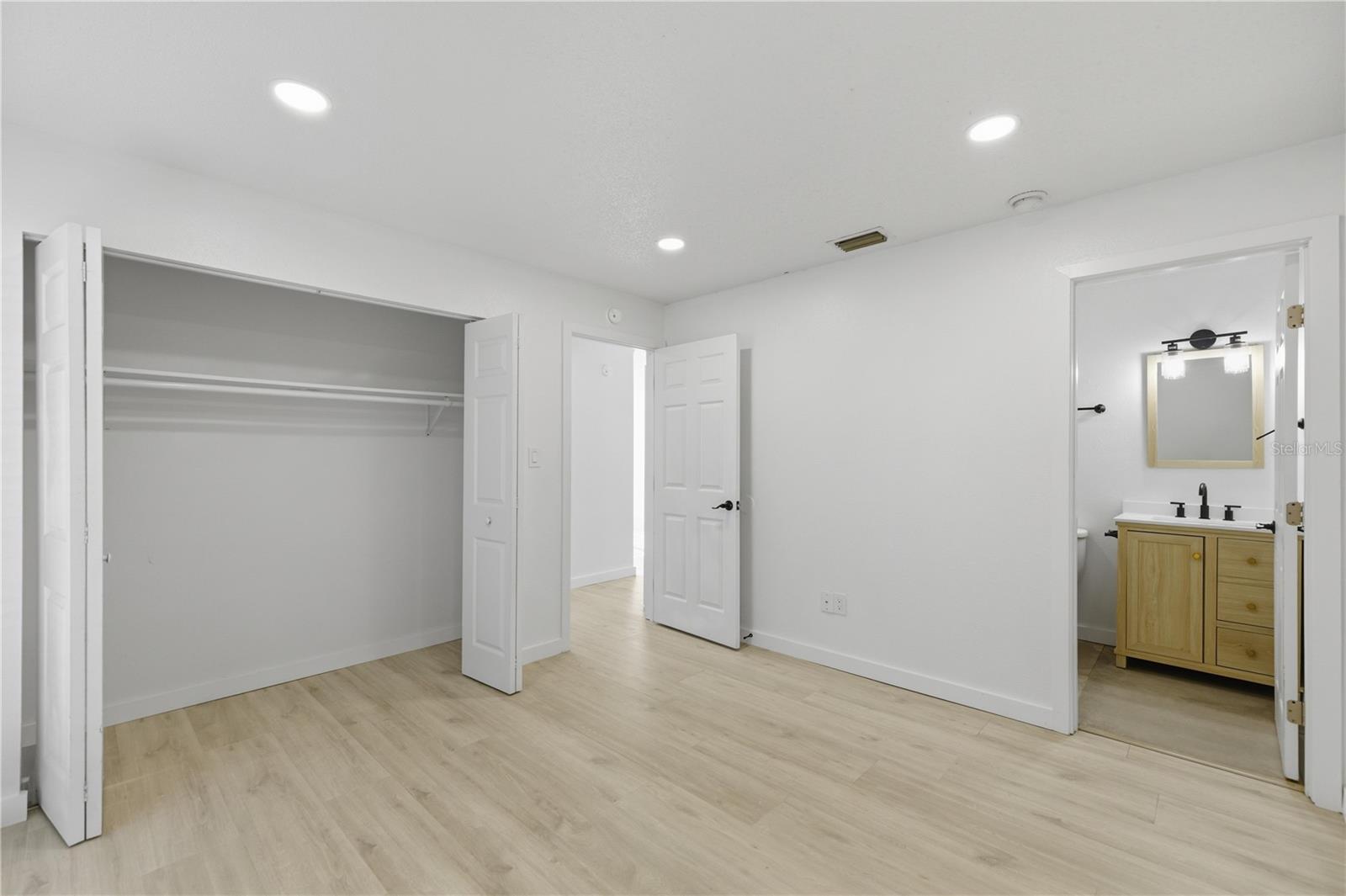 Image 10 of 14 For 2955 53rd Court C