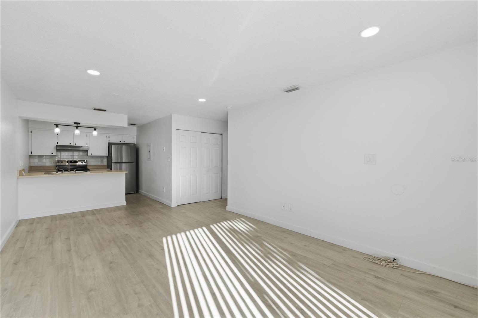 Image 4 of 14 For 2955 53rd Court C