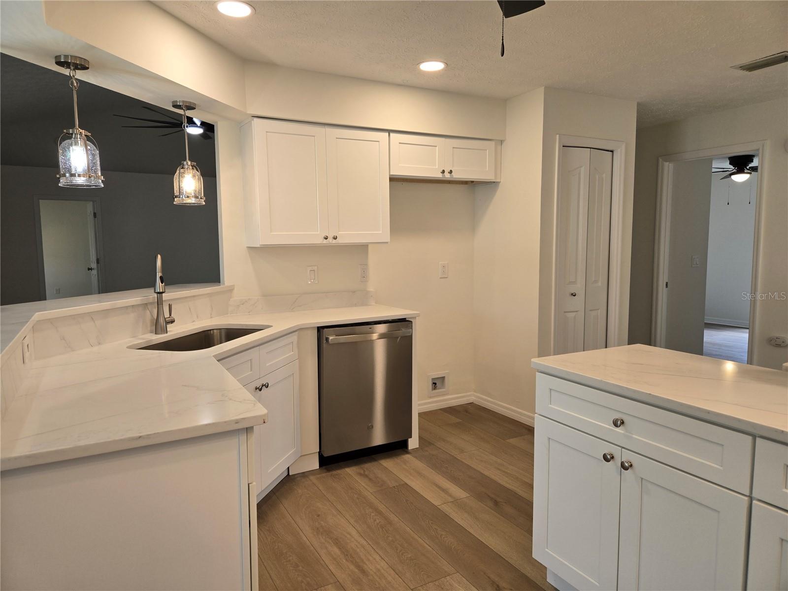 Image 11 of 29 For 719 Balmoral Court