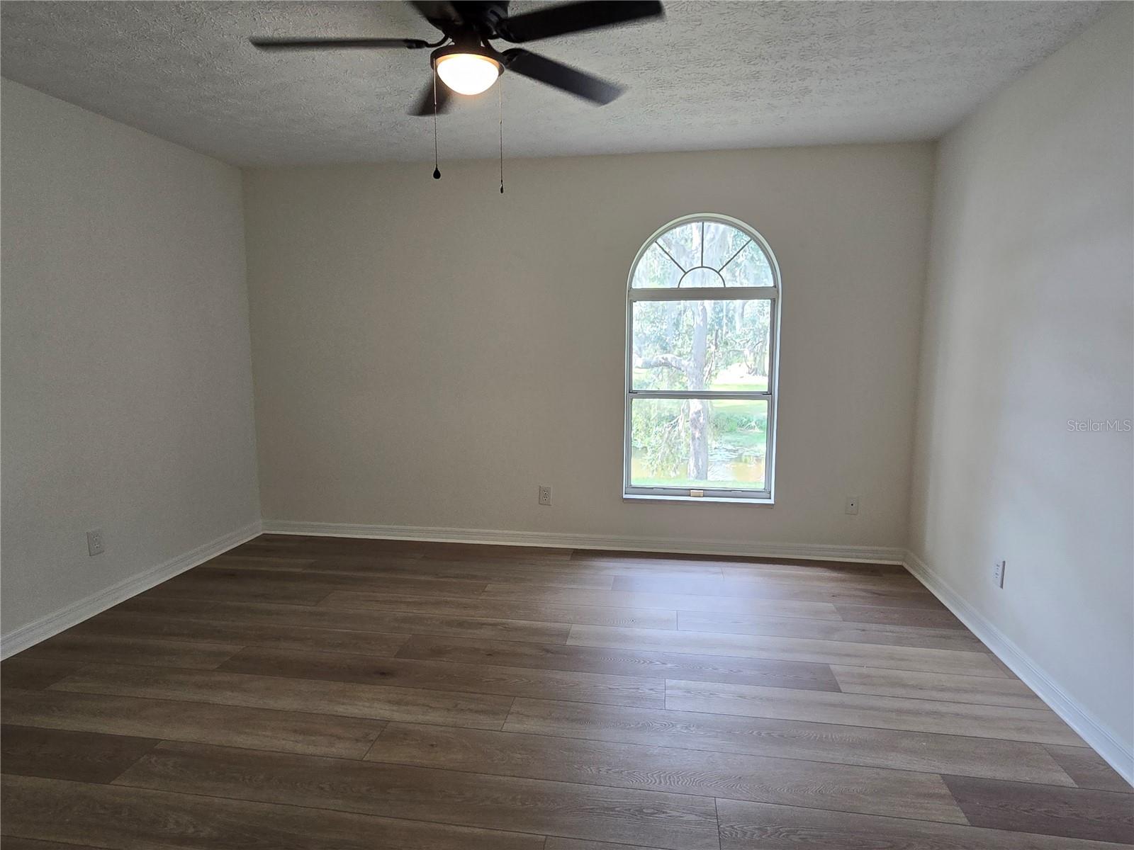 Image 14 of 29 For 719 Balmoral Court