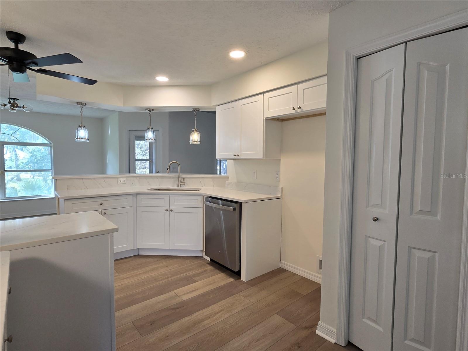 Image 25 of 29 For 719 Balmoral Court