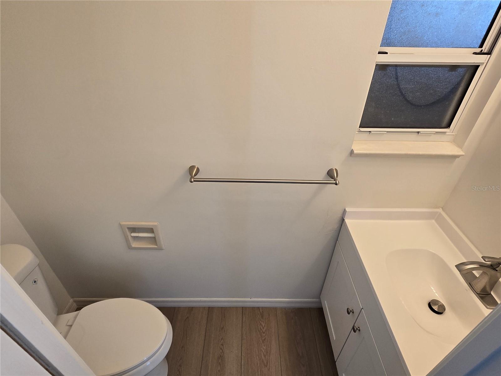 Image 27 of 29 For 719 Balmoral Court