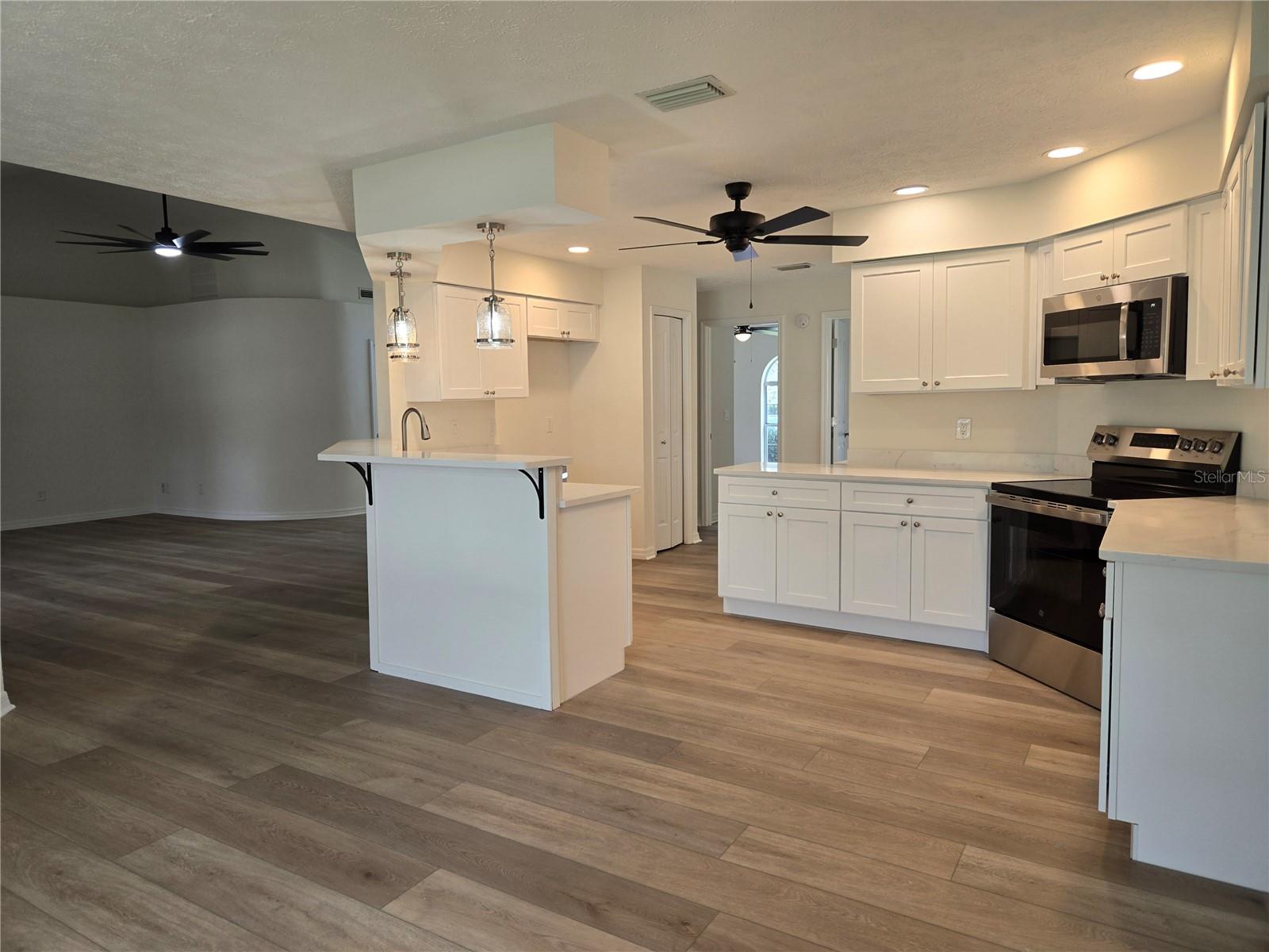 Image 9 of 29 For 719 Balmoral Court