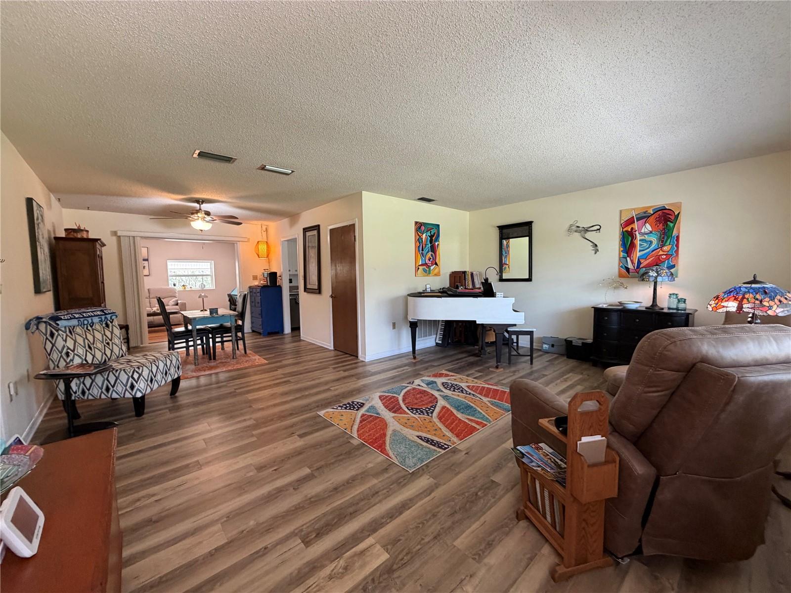 Image 8 of 30 For 4500 Freshwater Court