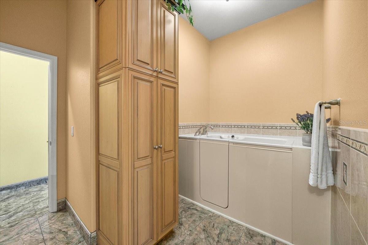 Image 26 of 47 For 7875 12th Street