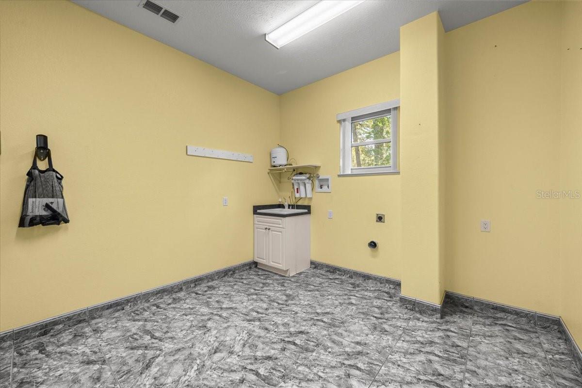 Image 37 of 47 For 7875 12th Street