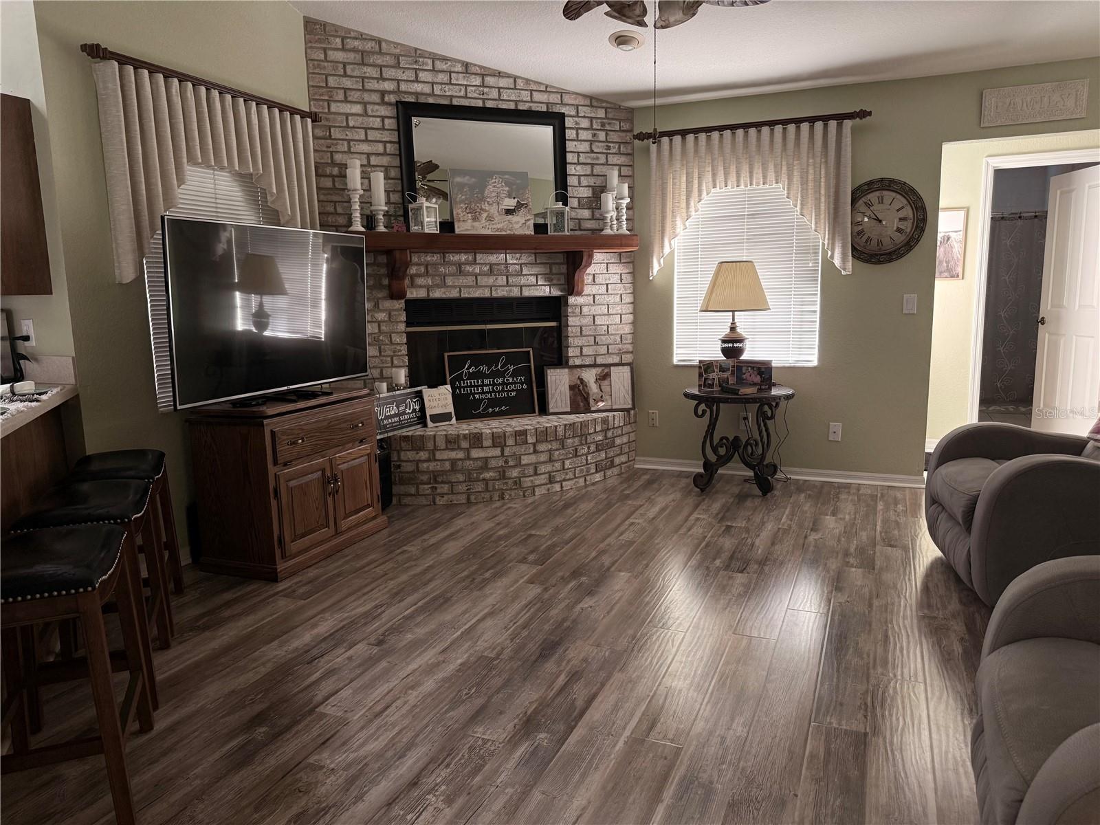 Image 4 of 15 For 5402 85th Street