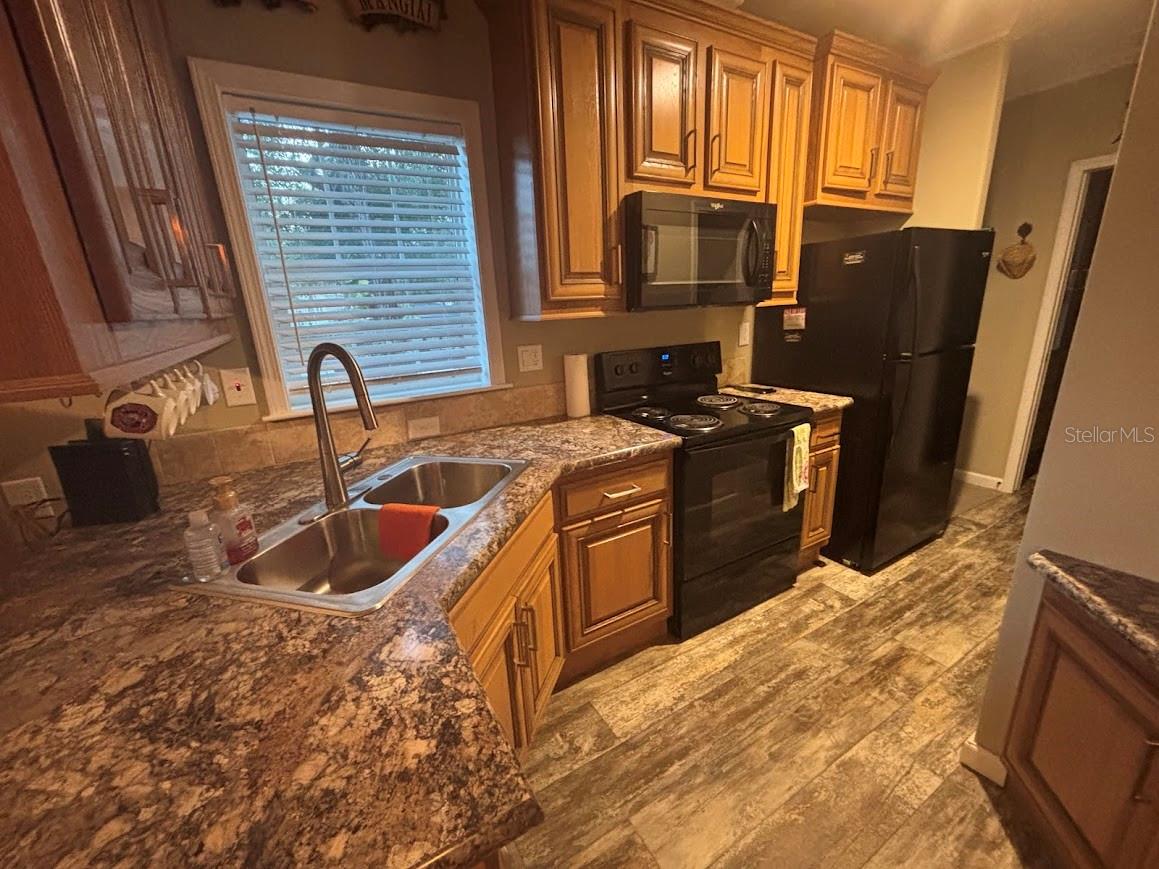 Image 15 of 37 For 25203 141st Lane 254