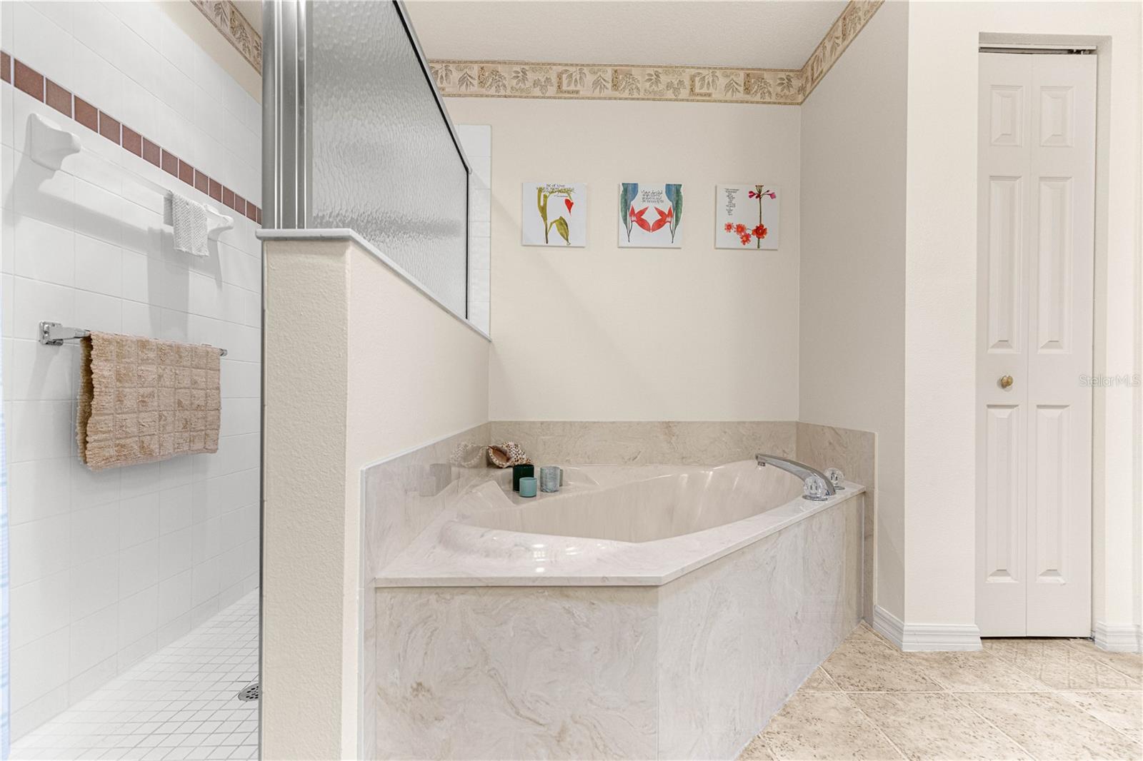 Image 18 of 51 For 8061 81st Loop