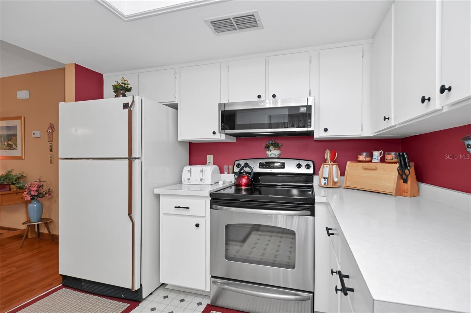 Image 14 of 54 For 11055 77th Court