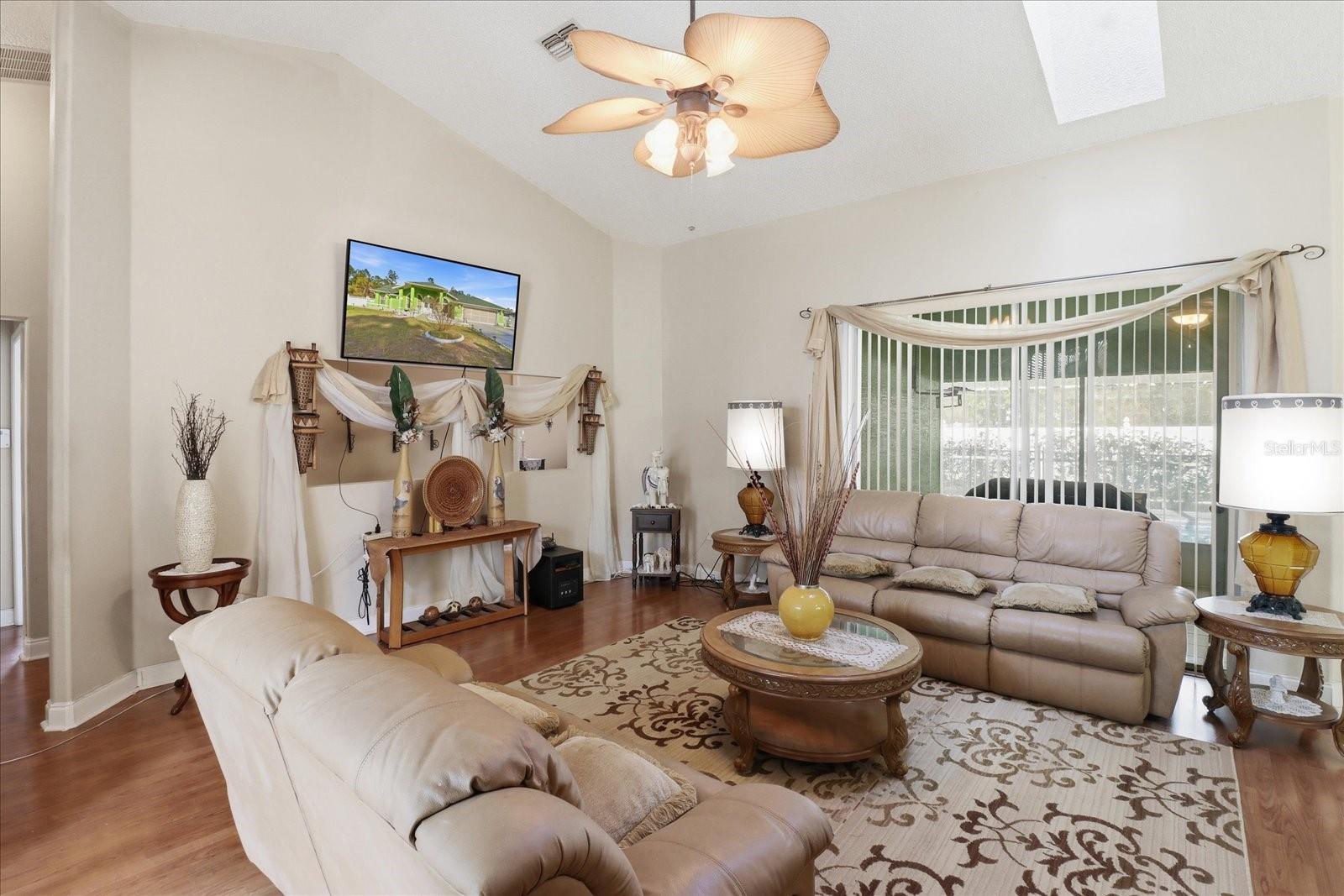 Image 10 of 46 For 13061 77th Avenue