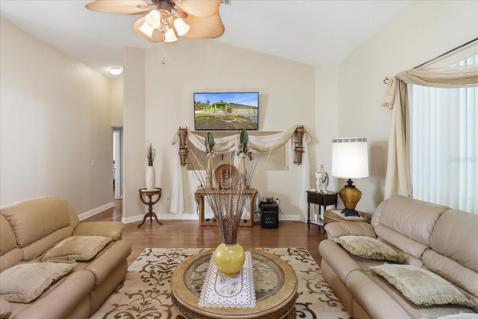 Image 11 of 46 For 13061 77th Avenue