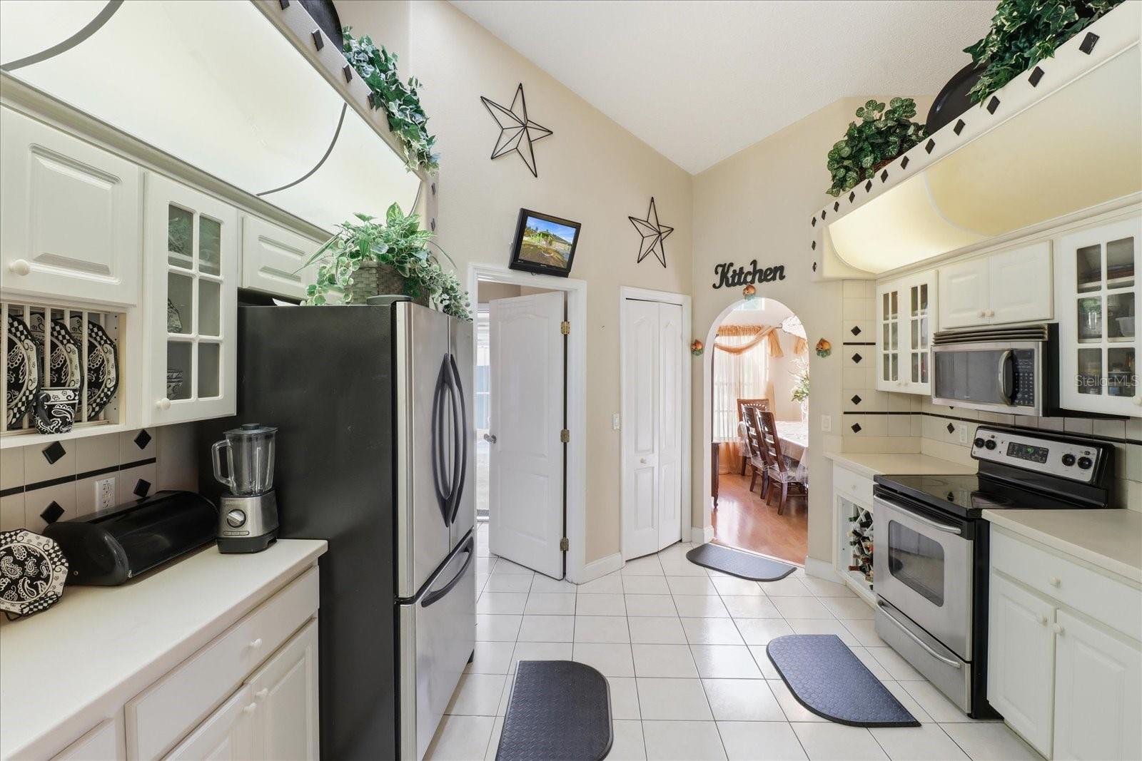 Image 16 of 46 For 13061 77th Avenue