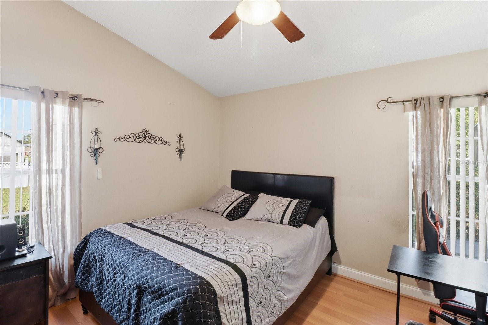 Image 19 of 46 For 13061 77th Avenue