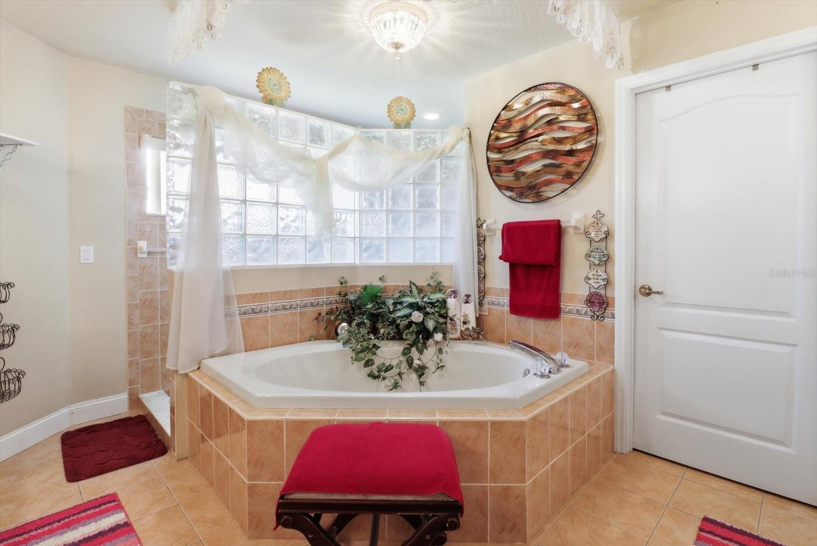 Image 28 of 46 For 13061 77th Avenue