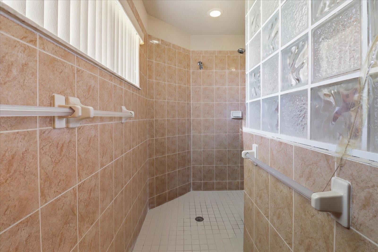 Image 31 of 46 For 13061 77th Avenue