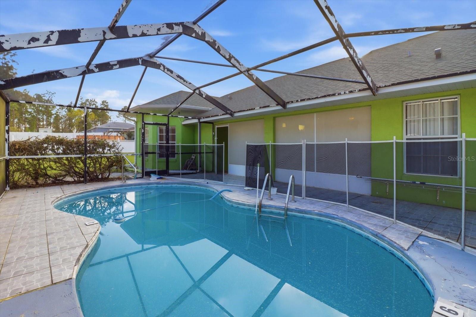 Image 37 of 46 For 13061 77th Avenue