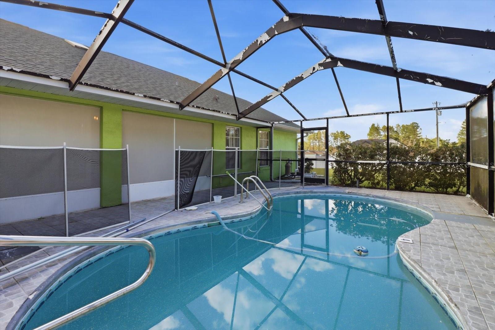 Image 38 of 46 For 13061 77th Avenue