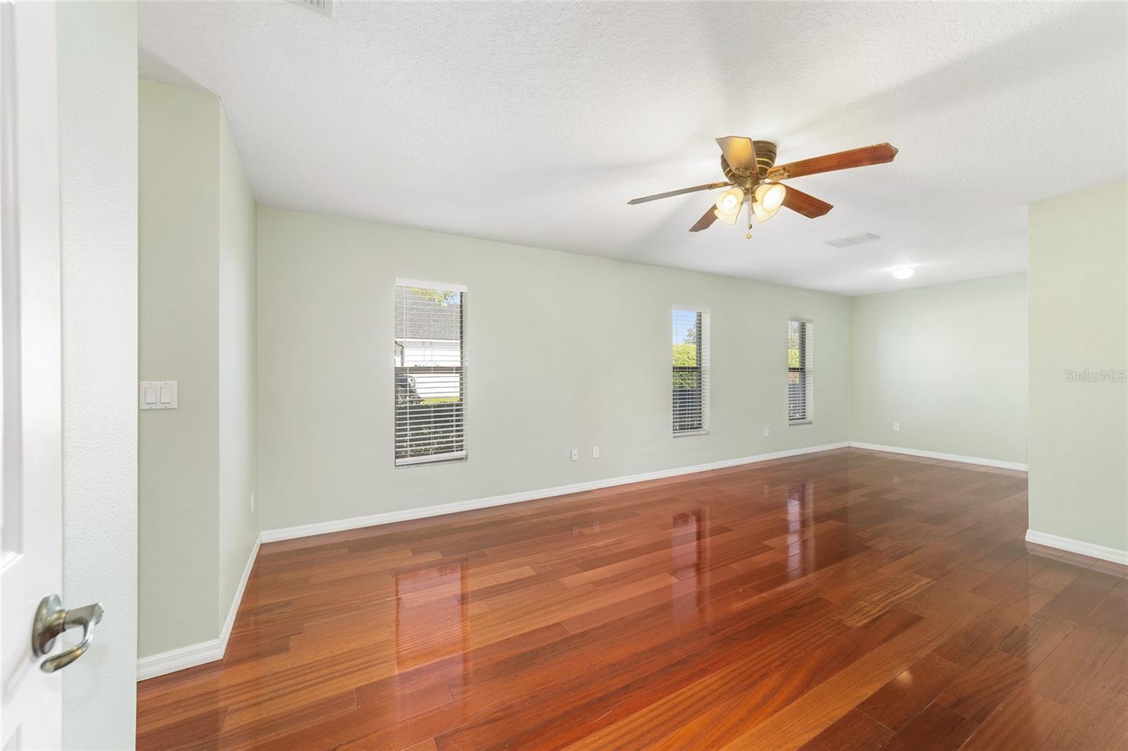 Image 21 of 38 For 4037 40th Street