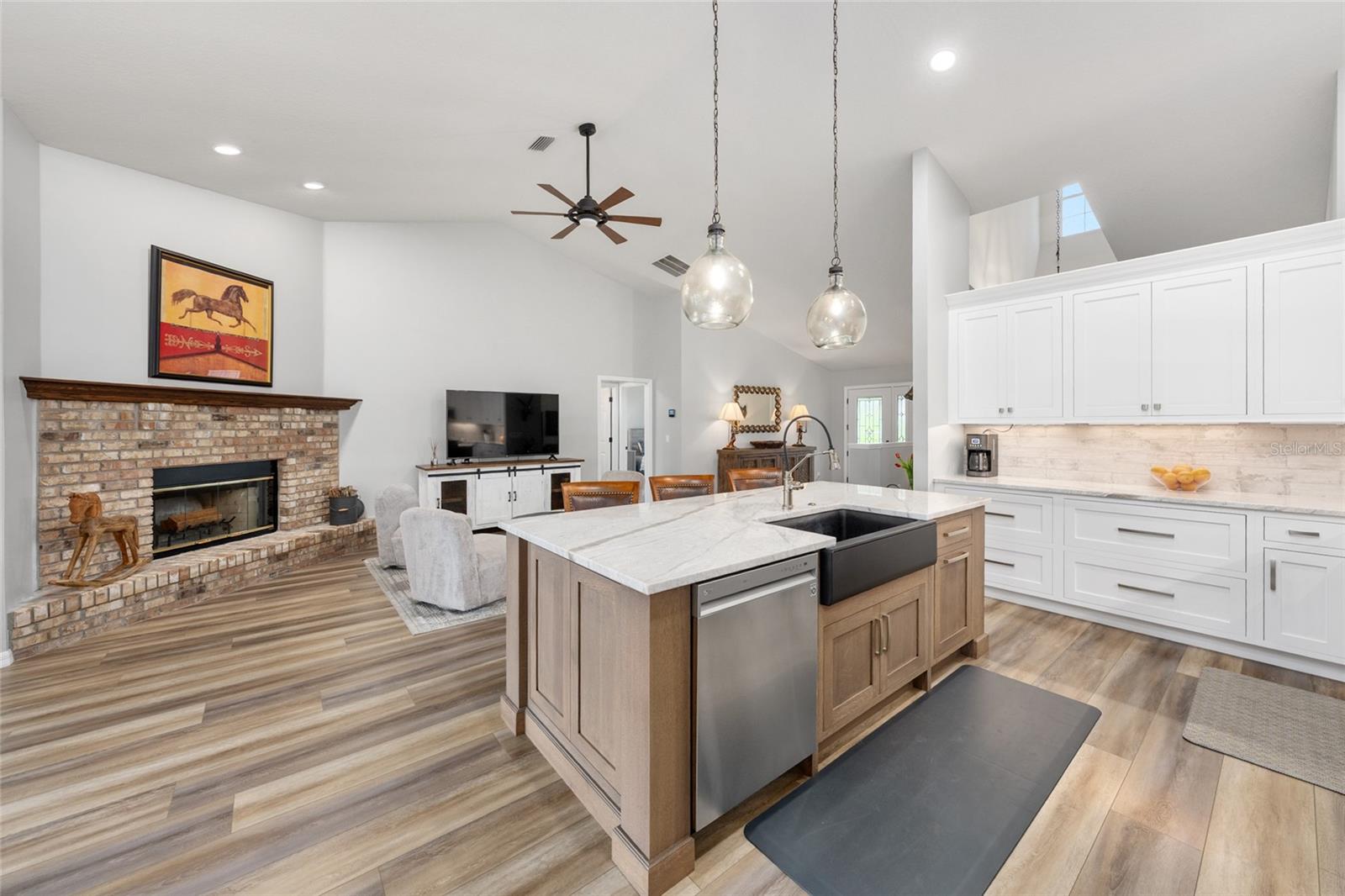 Image 20 of 82 For 5402 76th Court